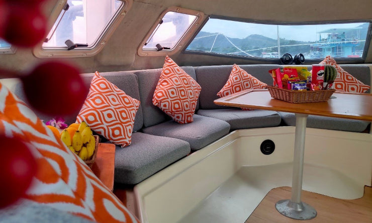 35ft Sailing Catamaran Tour