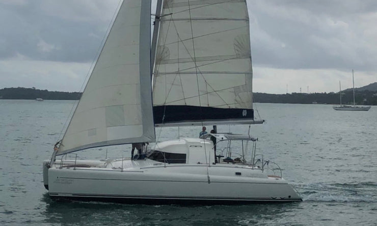35ft Sailing Catamaran Tour