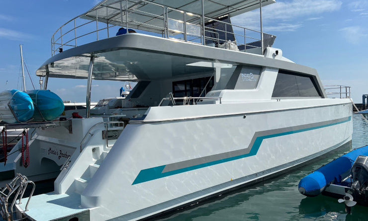 53ft Power Catamaran Tour