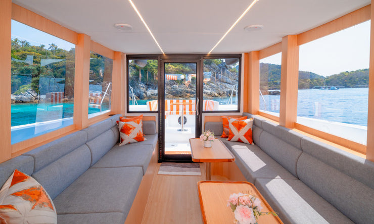 37ft Luxury Speedboat Tour